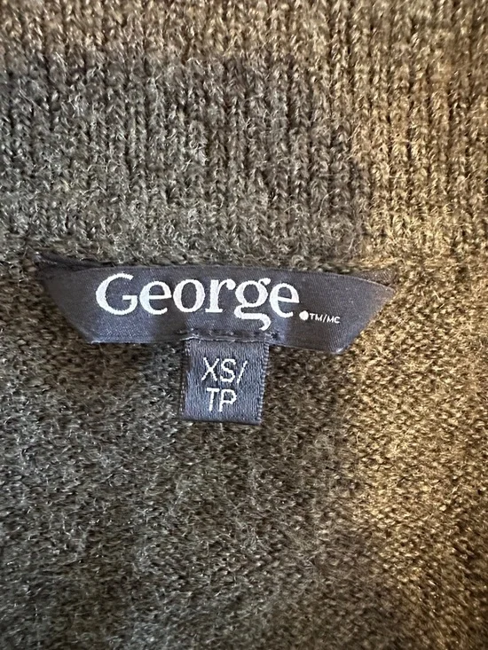 Olive green knit polo sweater, Size XS - Picture 8 of 9